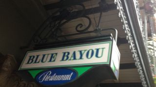 ディズニーランド内