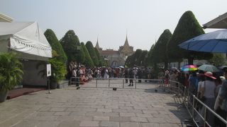 旧正月シーズンの王宮 (プラボロマ マハー ラーチャワン)2018