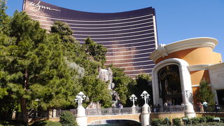 ウィンに繋がる高級ショッピングモール