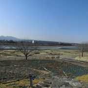 相模川と鳩川の合流地にある公園