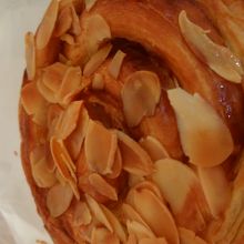 アーモンドと珈琲パン