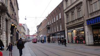 トラムが走るメインストリート