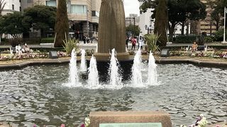 山下公園を見守る女神の像