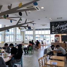 アラウンド テーブル 山下公園店