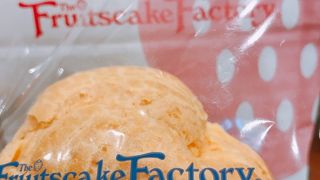 シュークリーム「フルーツケーキファクトリー」桑園店