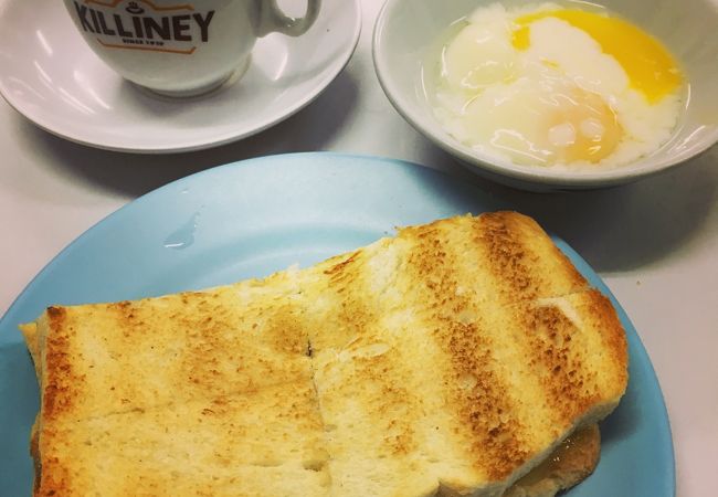 朝食はここかな。