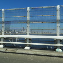 本当は全体的にこんな感じで　橋の上からの景色はよくないです