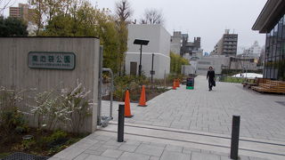 池袋駅東口から近いです。