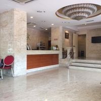 ドアマンがいていつも扉をあけてくれます。