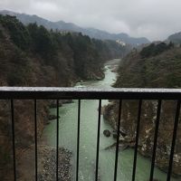 ホテル後ろの川