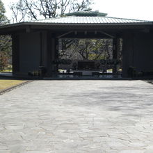 戦没者御霊３６万柱の想いが宿る六角の堂です。静けさの中です。