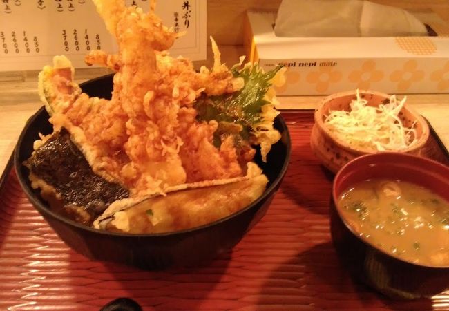 昼はあなご丼　夜は日本酒と