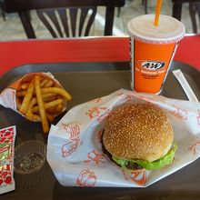 テリヤキバーガーコンボ。