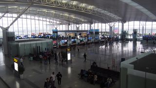 新しくてきれいな空港