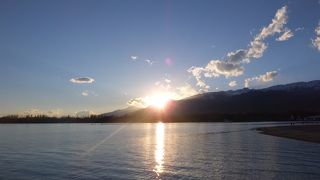 イシククル湖観光の拠点に