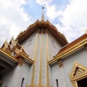 黄金の仏像がある寺院
