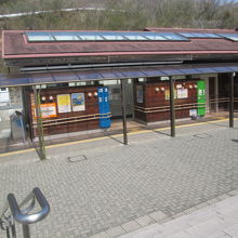 一段下のトイレの様子