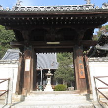 西方寺の出入口の様子