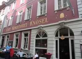 カフェ クネーゼル