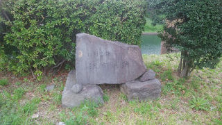 天守閣はないですが、他のお城の追随を許さない規模