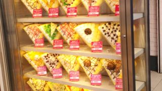 竹下通りのクレープ専門店