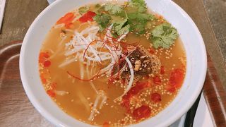 タピオカミルクティーの「春水堂」表参道