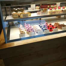 地元のいちごを使ったショートケーキ　美味しいです