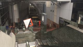 エスカレーターでかなり上がる