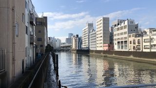 隅田川に流れ込む