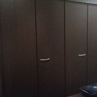 扉を開けるとキッチンです。