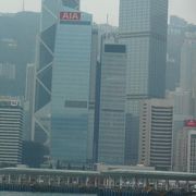 香港島で目立つビル