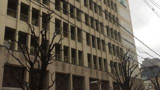 出入口により雰囲気異なる