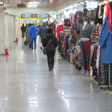 衣料品店が並んでいます