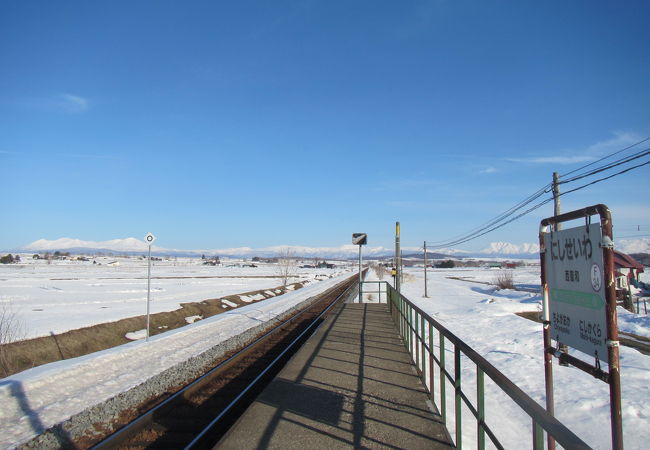 大雪連峰がずらっと見渡せる駅