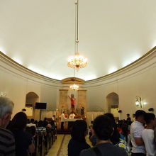 ST SANCRATIUS CHAPEL内でミサに参加