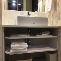 洗面台の下。脱衣カゴが個人的にはすごく嬉しい！