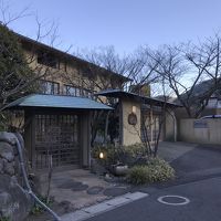 静かなところに建っています