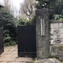 入り口のところ