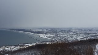 まるで島にあるスキー場