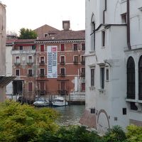 泊まった部屋（シングル）から大運河が少し眺められました。