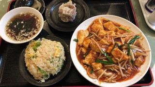 神楽坂の中華料理宝龍で麻婆豆腐定食を