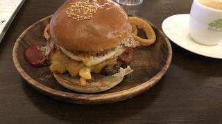 大きなハンバーガー