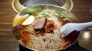 焼肉屋さんの冷麺