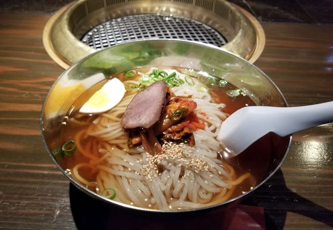 焼肉屋さんの冷麺