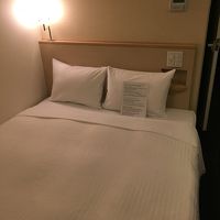 部屋は広めで快適です。