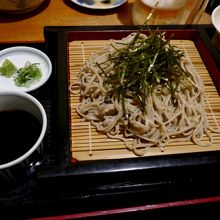 もとは蕎麦屋のようだ　そば美味しかった　500円