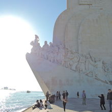 帆船をモチーフにした発見のモニュメント