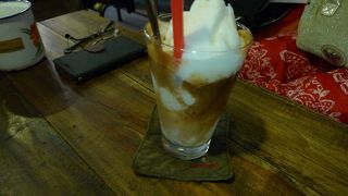 我が家はたまたま座れたが、見渡せる限り空席はなかった。