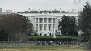 ワシントンモニュメントからすぐの所にあります。