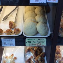 今日は麺ロンパン100円でした